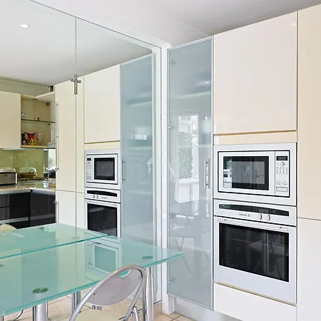 Upstays Spacious 2br 100m2 With Terrace And Pool *
