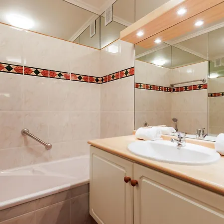 Upstays Spacious 2br 100m2 With Terrace And Pool