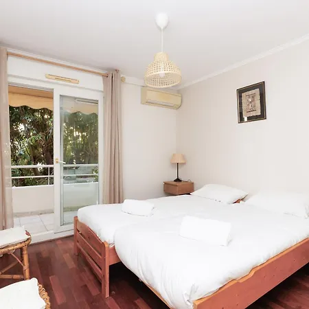 Upstays Spacious 2br 100m2 With Terrace And Pool *
